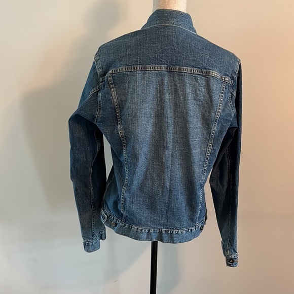 Uniqlo Denim Jacket size Medium Jean jacket looks new unisex. - Picture 6 of 8